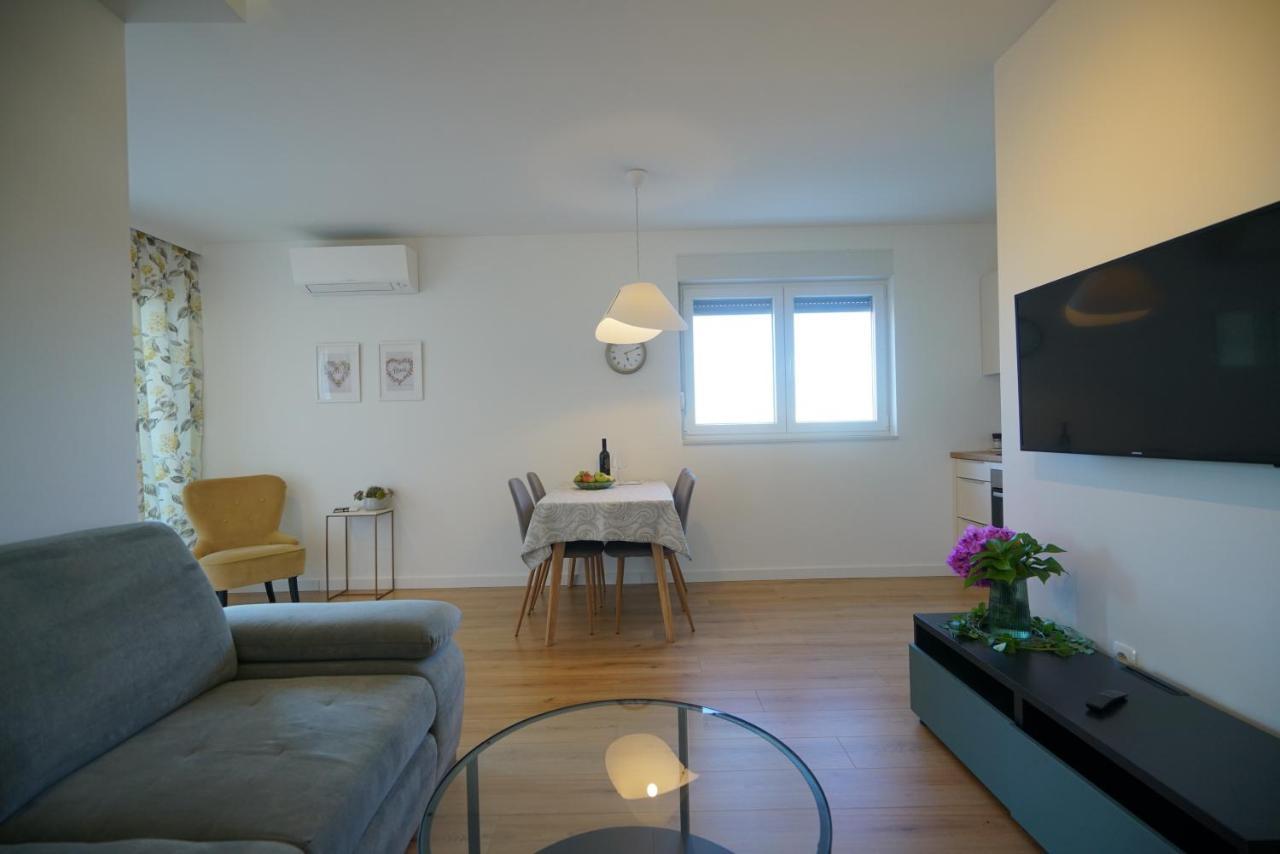 Apartment Perla Sukošan Buitenkant foto